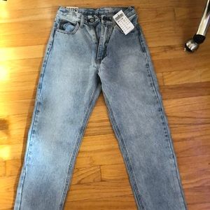 Brandy Melville light wash jeans